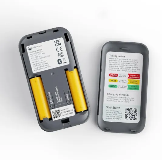 Corentium Home 2 Airthings - Détecteur de Radon numérique Intelligent - Portable et Facile à Utiliser avec connectivité Bluetooth et capteurs d'humidité et de température